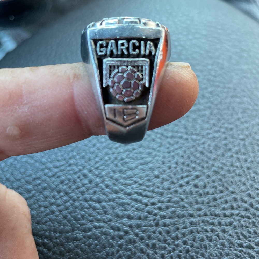 Ring - Picture 2 of 4